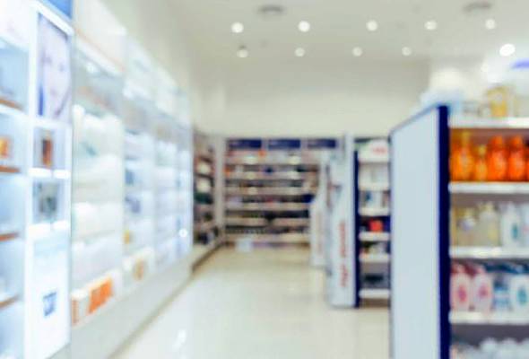 Dua per tiga farmasi di England berisiko ditutup