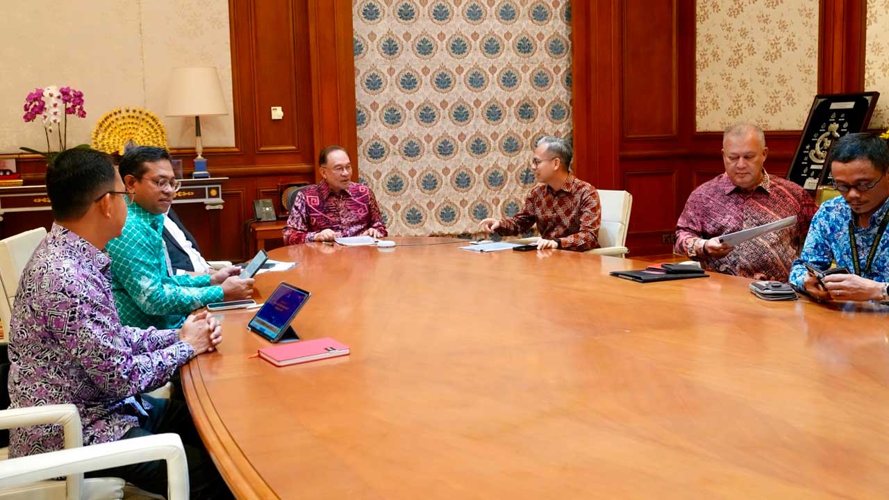 Kementerian Komunikasi akan terus mudah cara pelaksanaan projek pelaburan Google – Fahmi