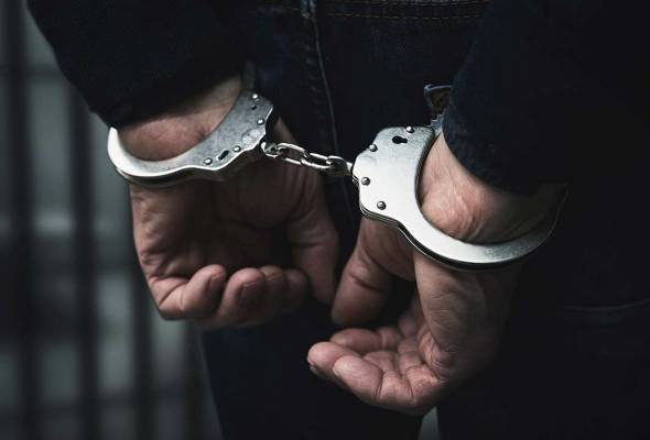 Polis tahan lelaki disyaki pecah skrin mesin ATM di Jinjang